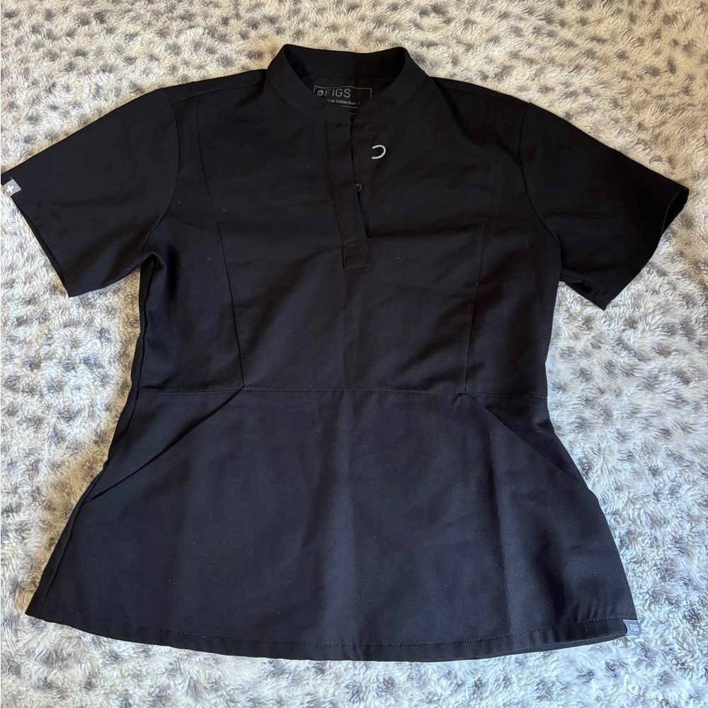 +FIGS Black Scrub Top
